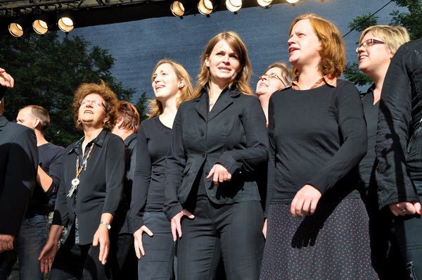 Ev. Kirche 10 Jahre   065.jpg